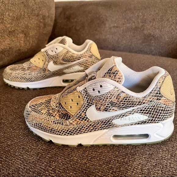 Nike ID Custom Air Max 90 Snake Skin Women Size 5 - Picture 9 of 12
